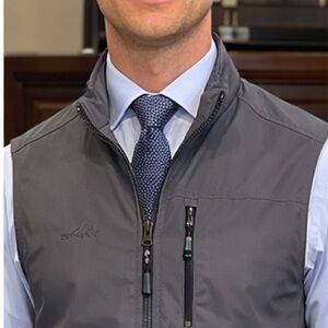 Men's Gray Lightweight Outdoor Vest - [Brand Not Visible]